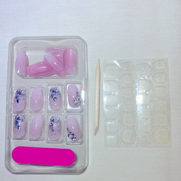 New Short Pink Glitter Press On Nails 24pcs - Picture 2 of 2